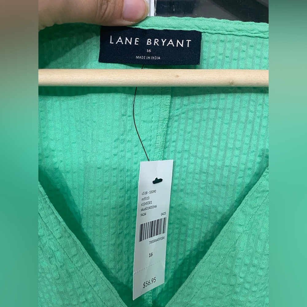 NWT Lane Bryant Green Seersucker V-Neck Blouse - Size 16 - Picture 3 of 6